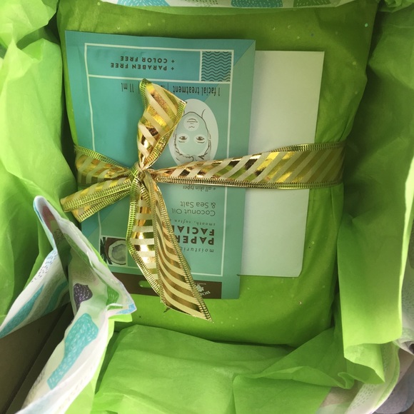 ⭐️Welcome to my Closet! Make yourself at home! - Picture 7 of 7